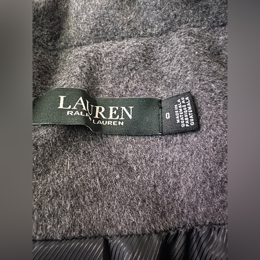 Lauren Ralph Lauren coat size 0 in like new condition - Picture 4 of 10
